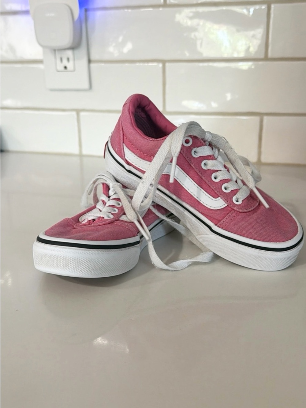 Vans pink low-top canvas sneakers with white stripe